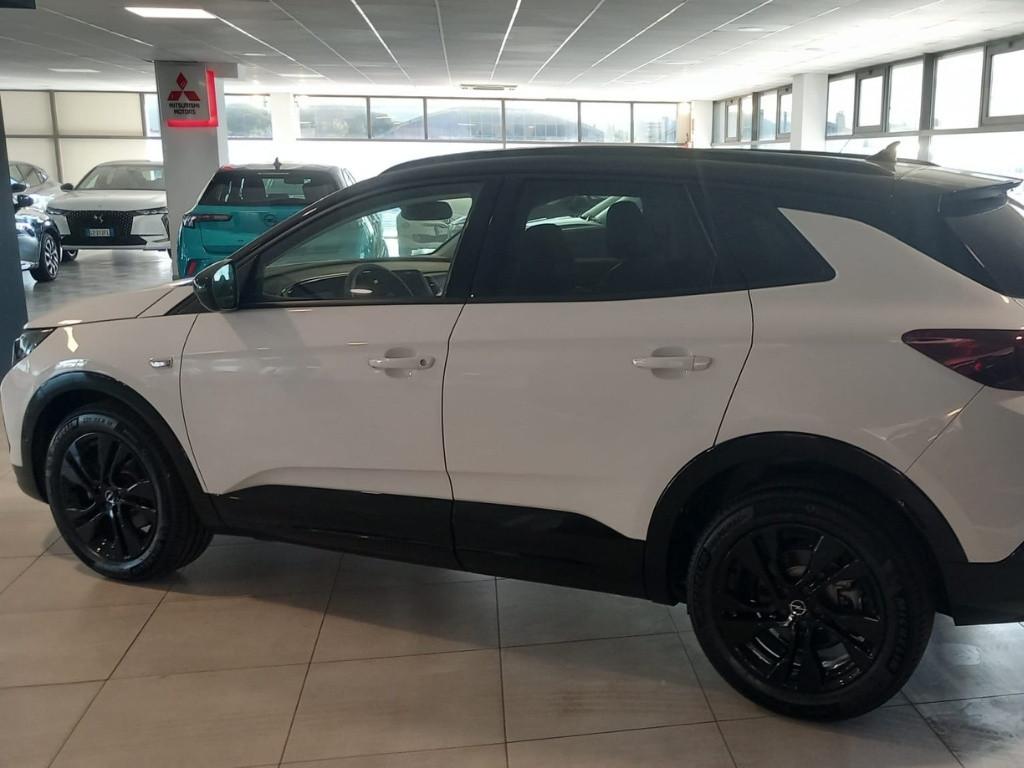 OPEL GRANDLAND GS HYBRID 136 HP