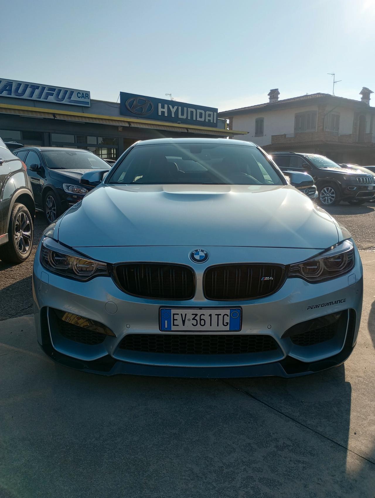 Bmw M4 DKG, Akrapovic