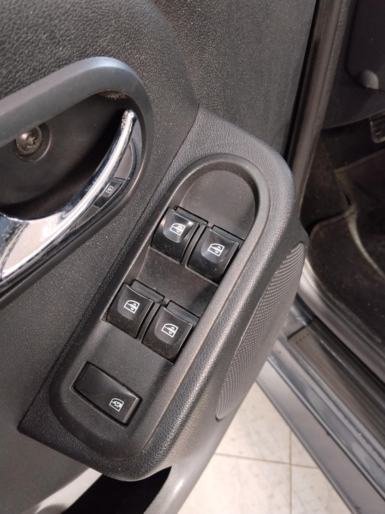 Dacia Duster 1.5 diesel 2015 CON GARANZIA