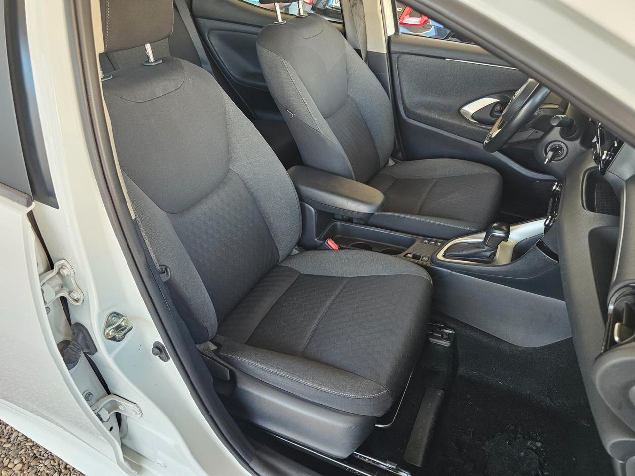 Toyota Yaris 1.5 Hybrid 5 porte Business