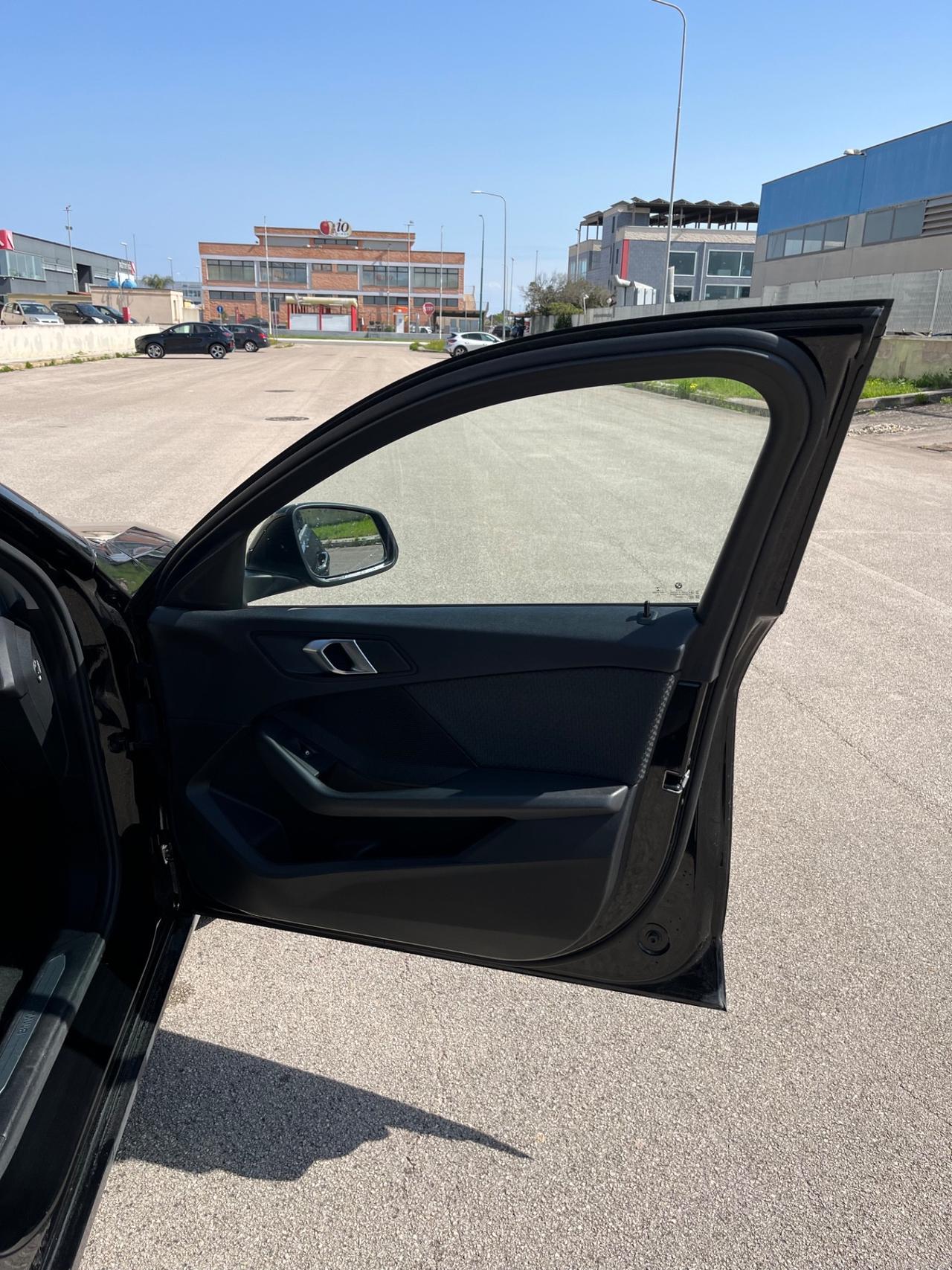 Bmw 116 SERIE 1 116d 1.5 BUSINESS ADVANTAGE adatta neopatentati