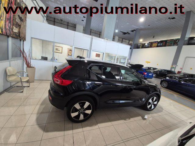 VOLVO XC40 T3 Momentum Core