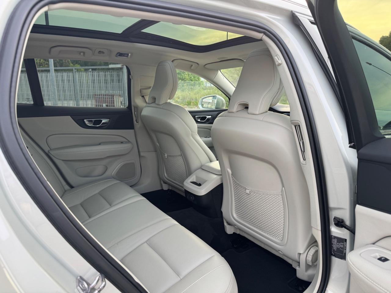Volvo V60 Cross Country V60 Cross Country B4 (d) AWD Geartronic Business Pro Line