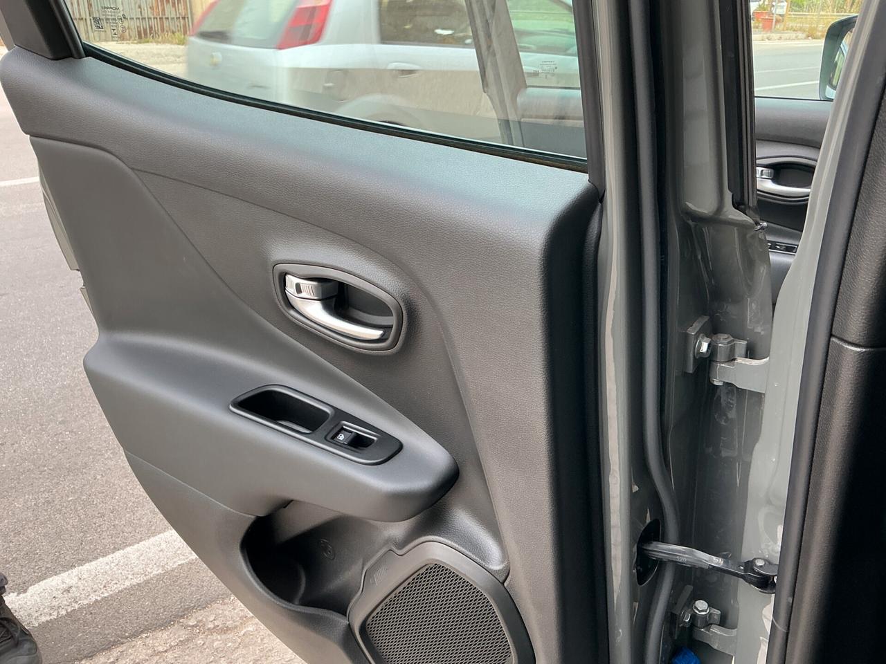 Jeep Renegade 1.6 Mjt 130 CV Longitude