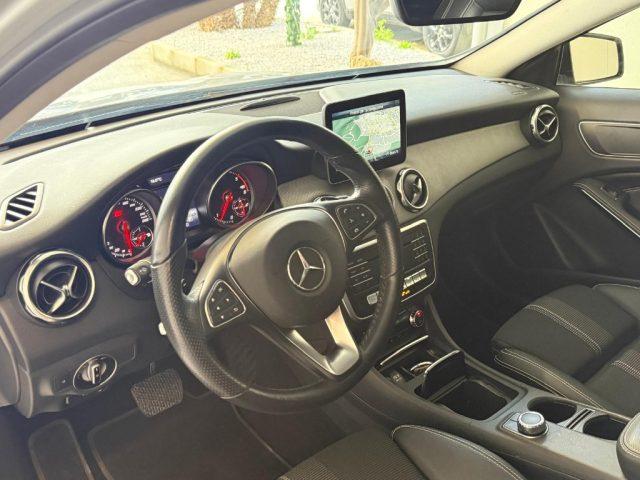 MERCEDES-BENZ GLA 200 d Automatic 4Matic Sport