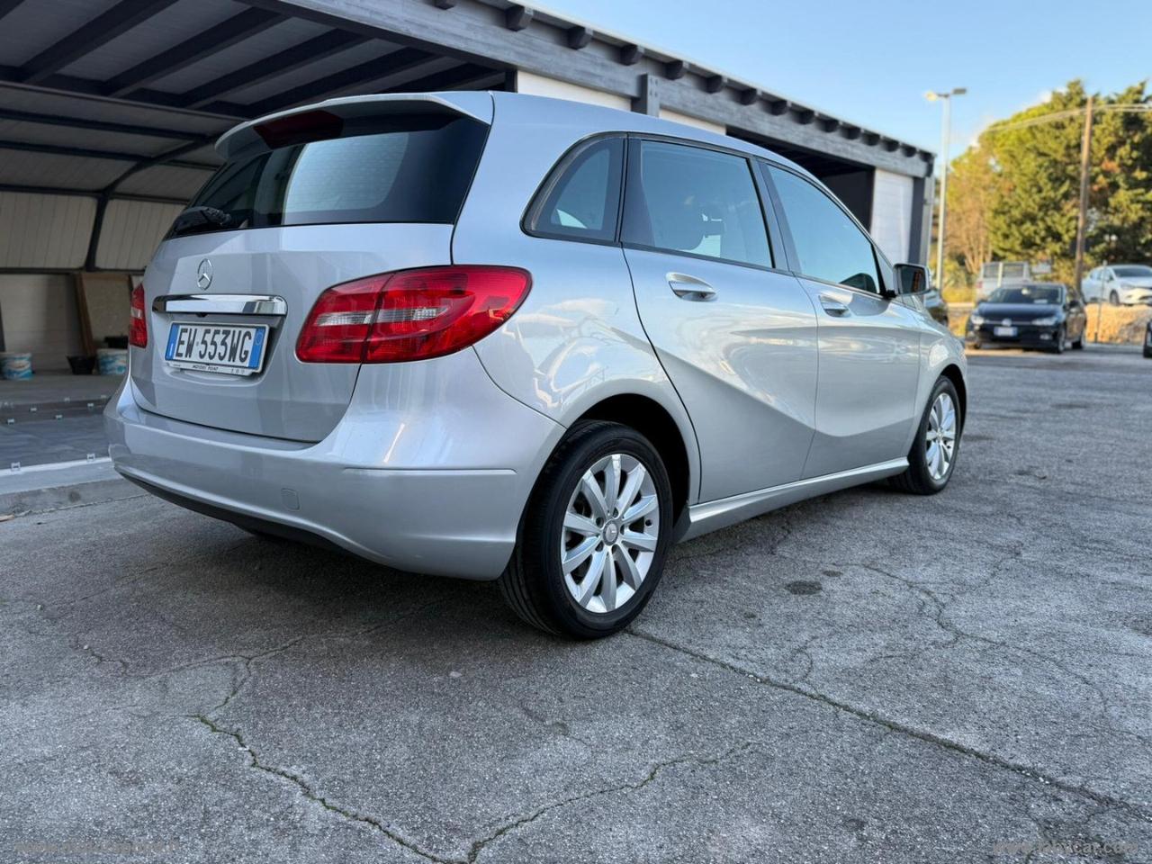 MERCEDES-BENZ B 180 d Automatic Business