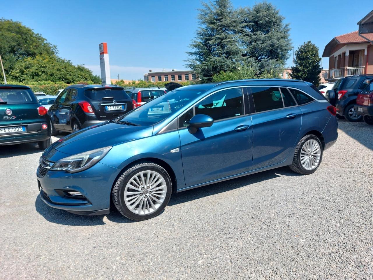 Opel Astra 1.6 CDTI Sports Tourer Cosmo
