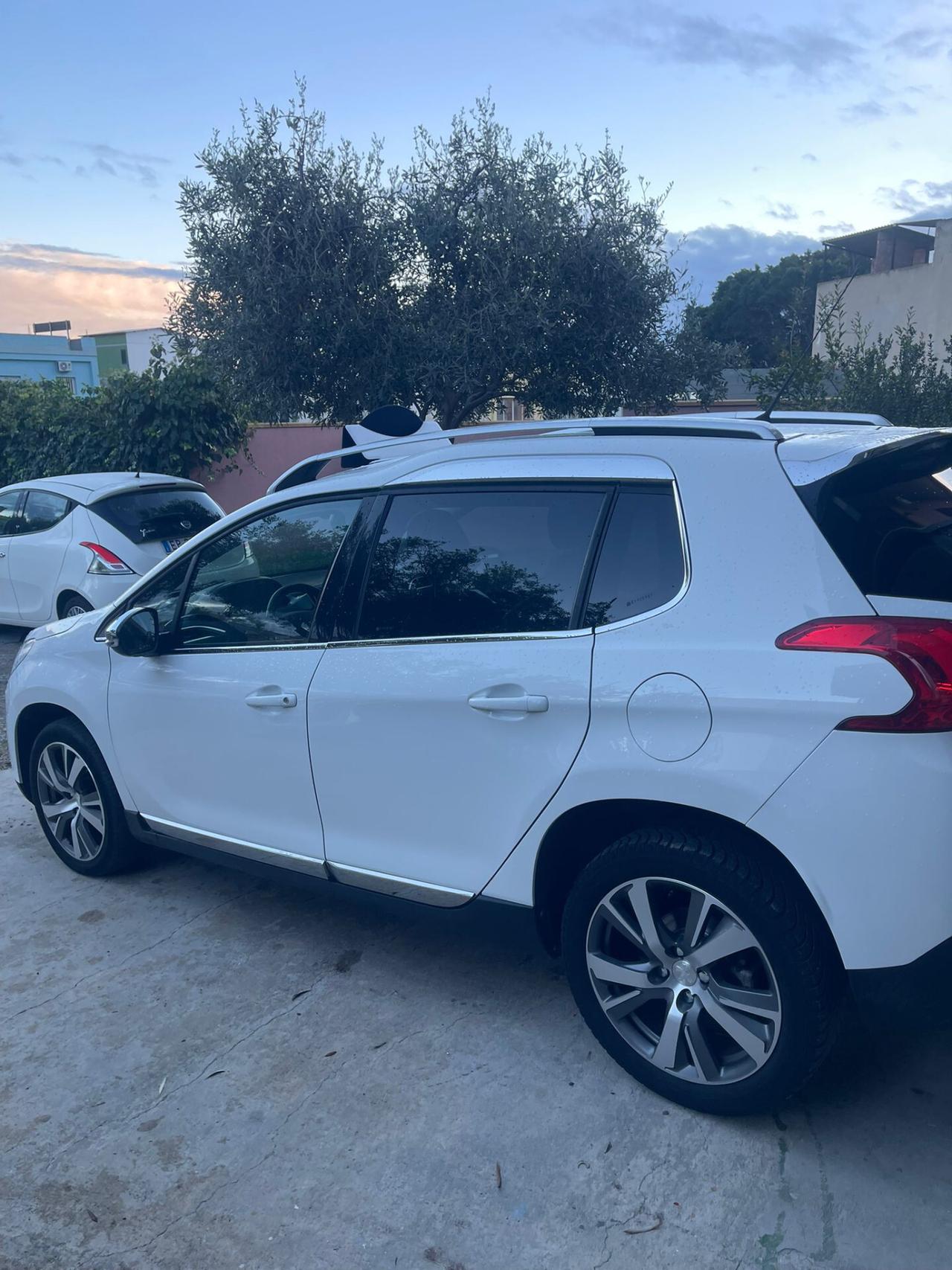 Peugeot 2008 1.6 e-HDi 92 CV Stop&Start Allure