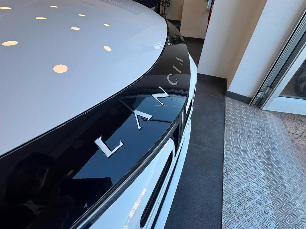 Lancia Ypsilon 1.2 mhev 110cv e-dct