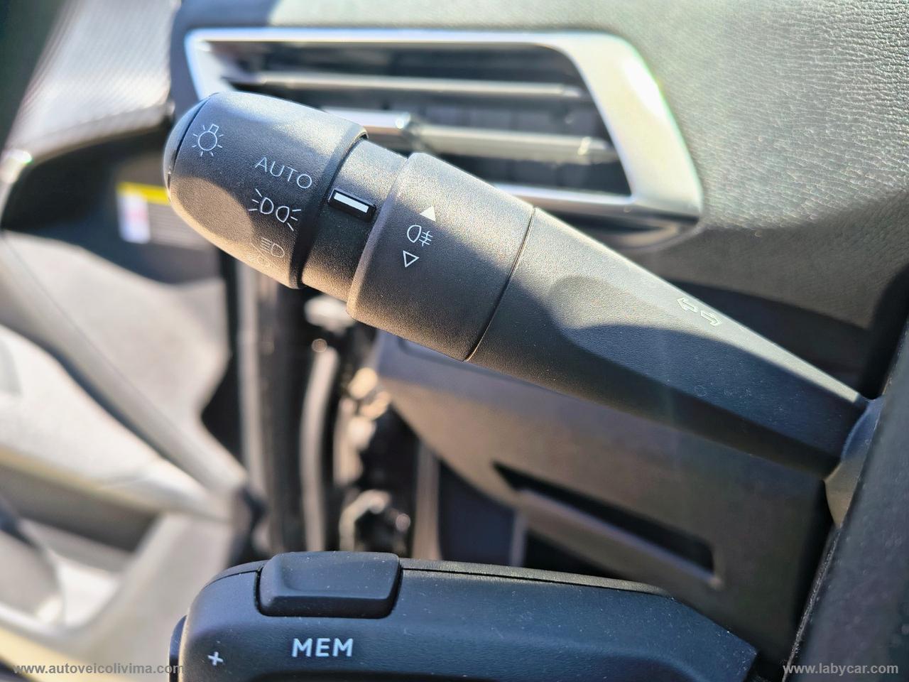 PEUGEOT 3008 BlueHDi 130 S&S Active Business
