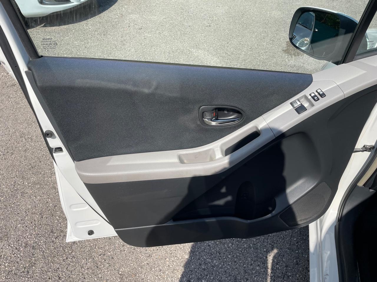 Toyota Yaris 1.0 5 porte