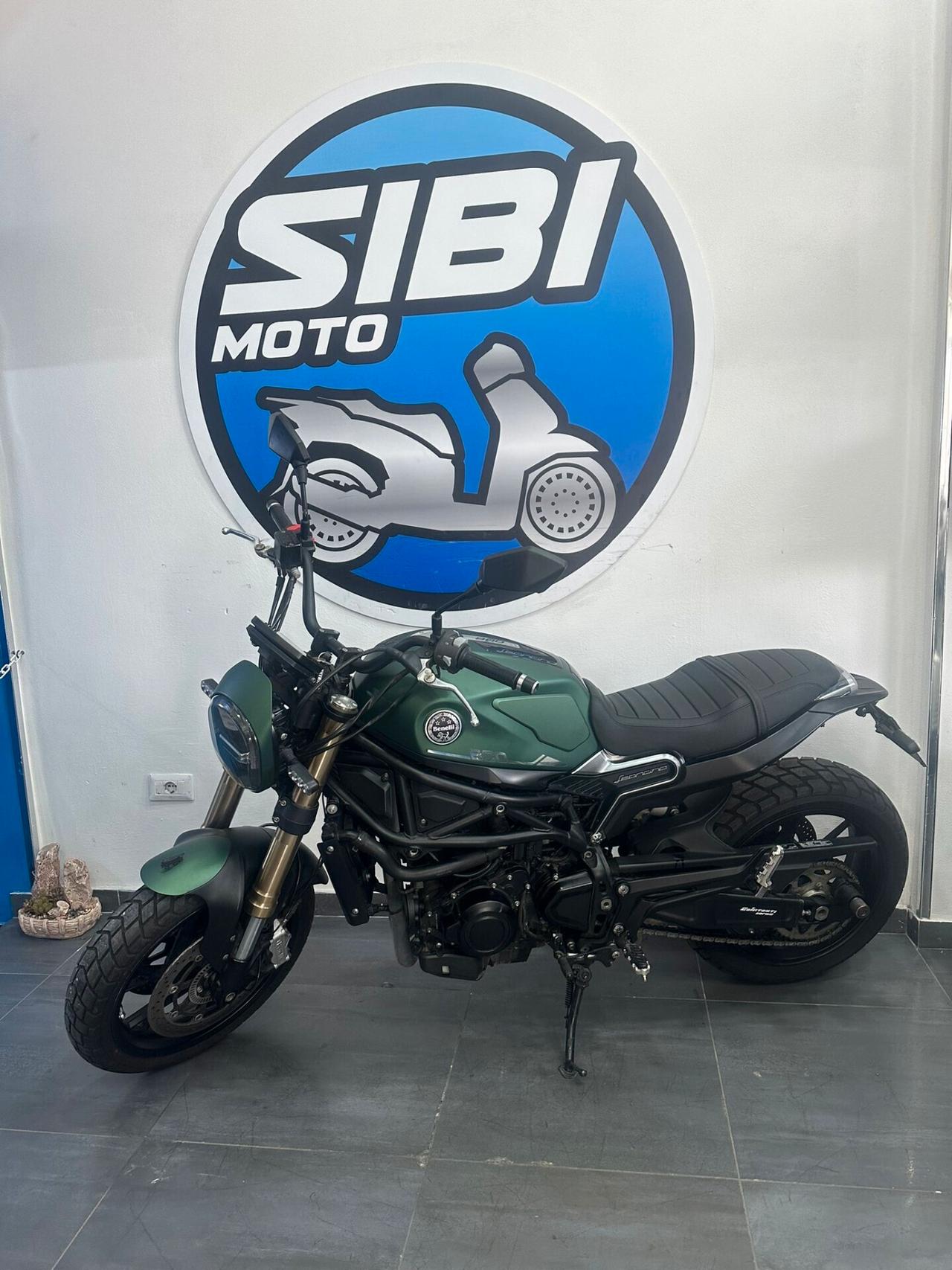 BENELLI LEONCINO 800