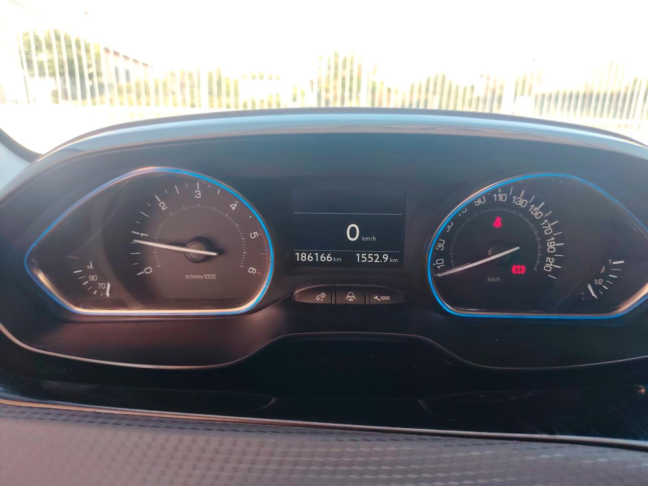 Peugeot 2008 1.6 BlueHDi 120 S&S Allure + TETTO PANORAMICO
