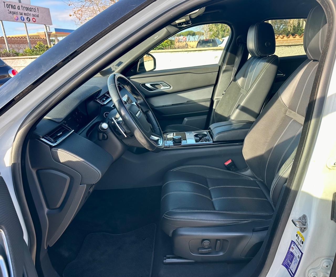 Velar 2.0D I4 240 CV R-Dynamic DEL 2020 PARI AL NUOVO