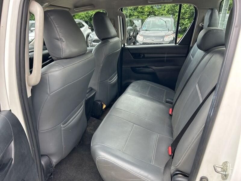 Toyota Hilux 2.4 D-4D 4WD 4 porte Double Cab Comfort