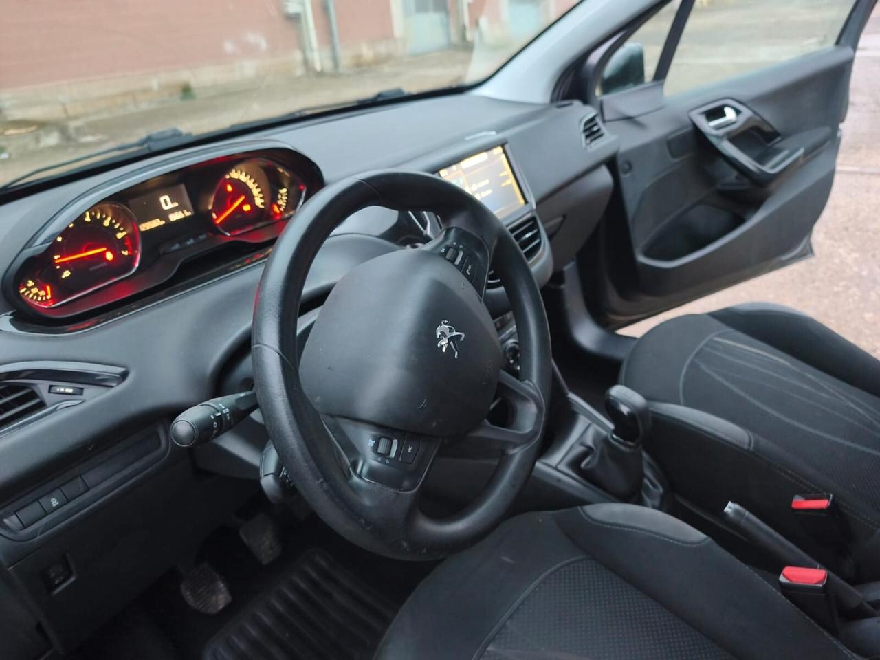 Peugeot 208 2013----1.0 Benzina Neopatentati