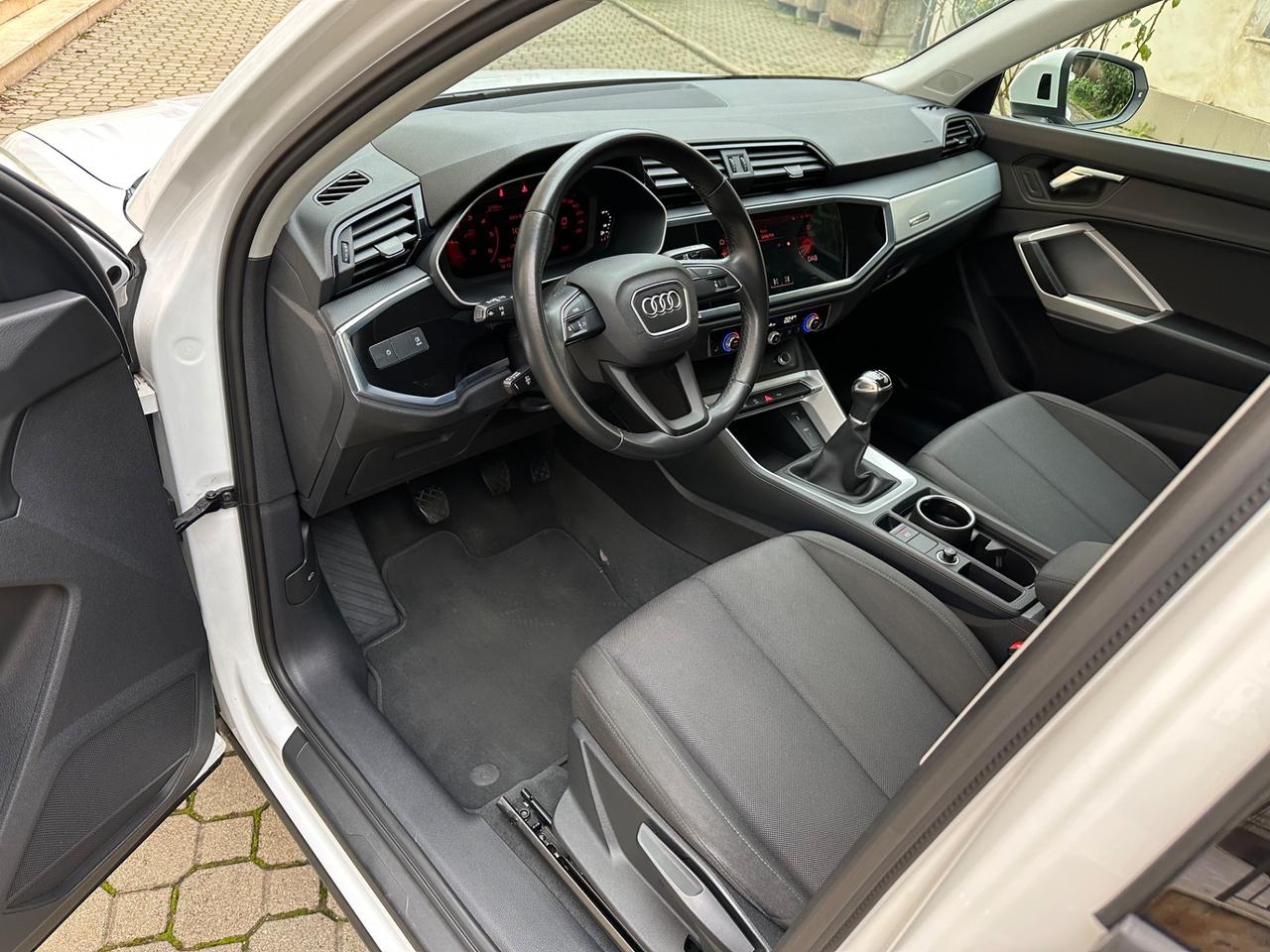 Audi Q3 35 TDI Business