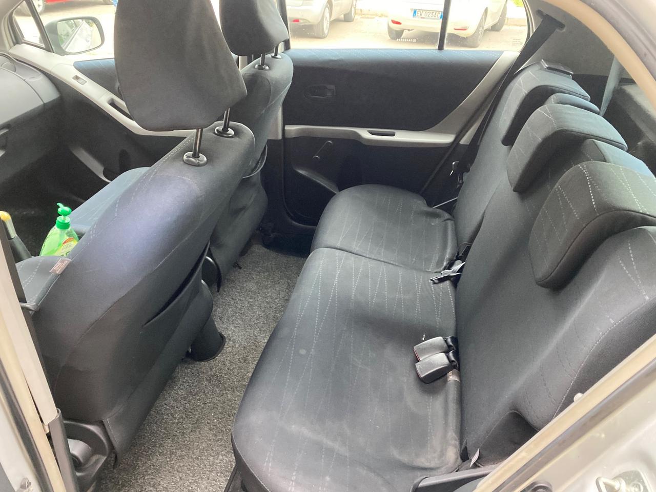 Toyota Yaris 1.0 5 porte Sol