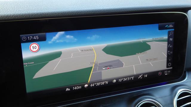 MERCEDES-BENZ E 220 d S.W. 4Matic Auto Premium AMG