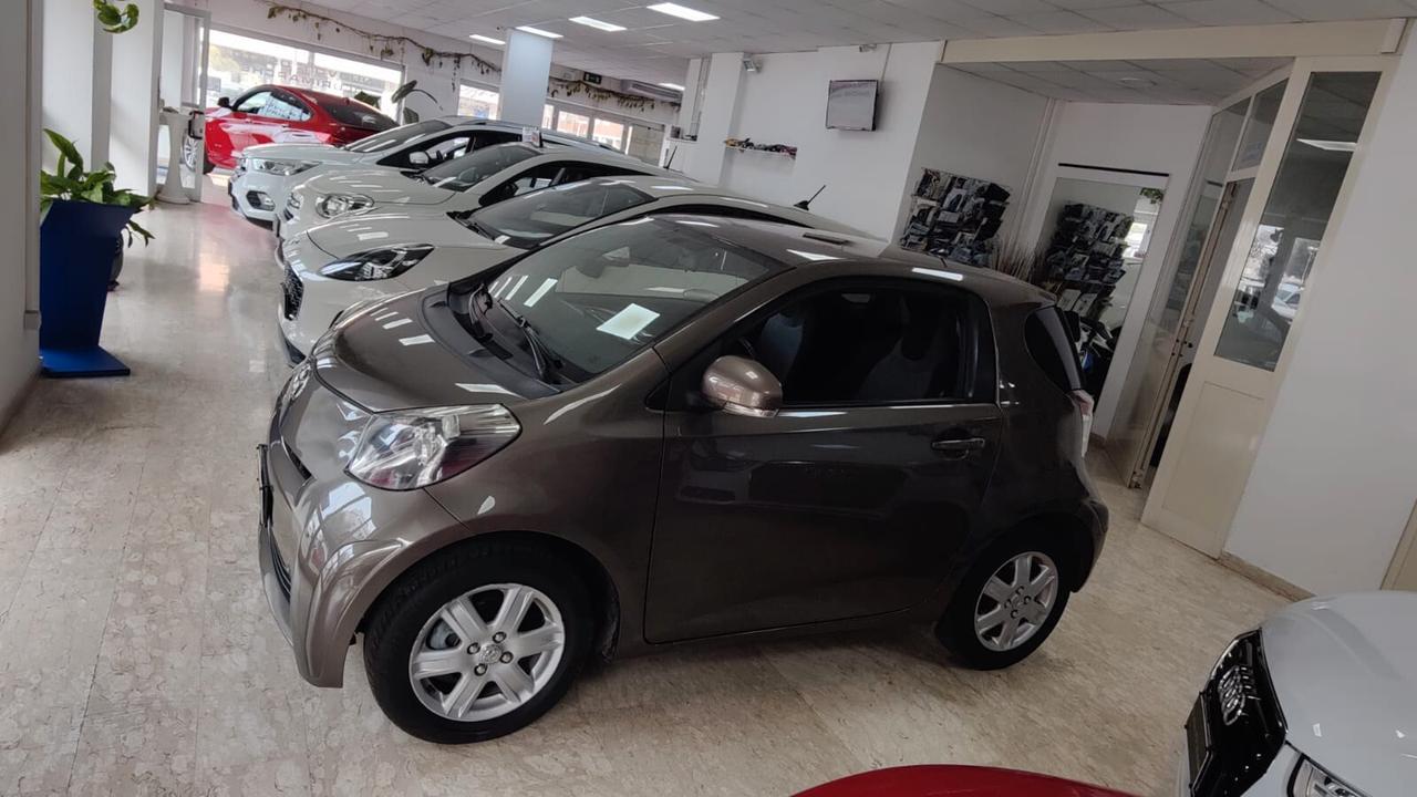 Toyota iQ 1.0 CVT Cambio Automatico