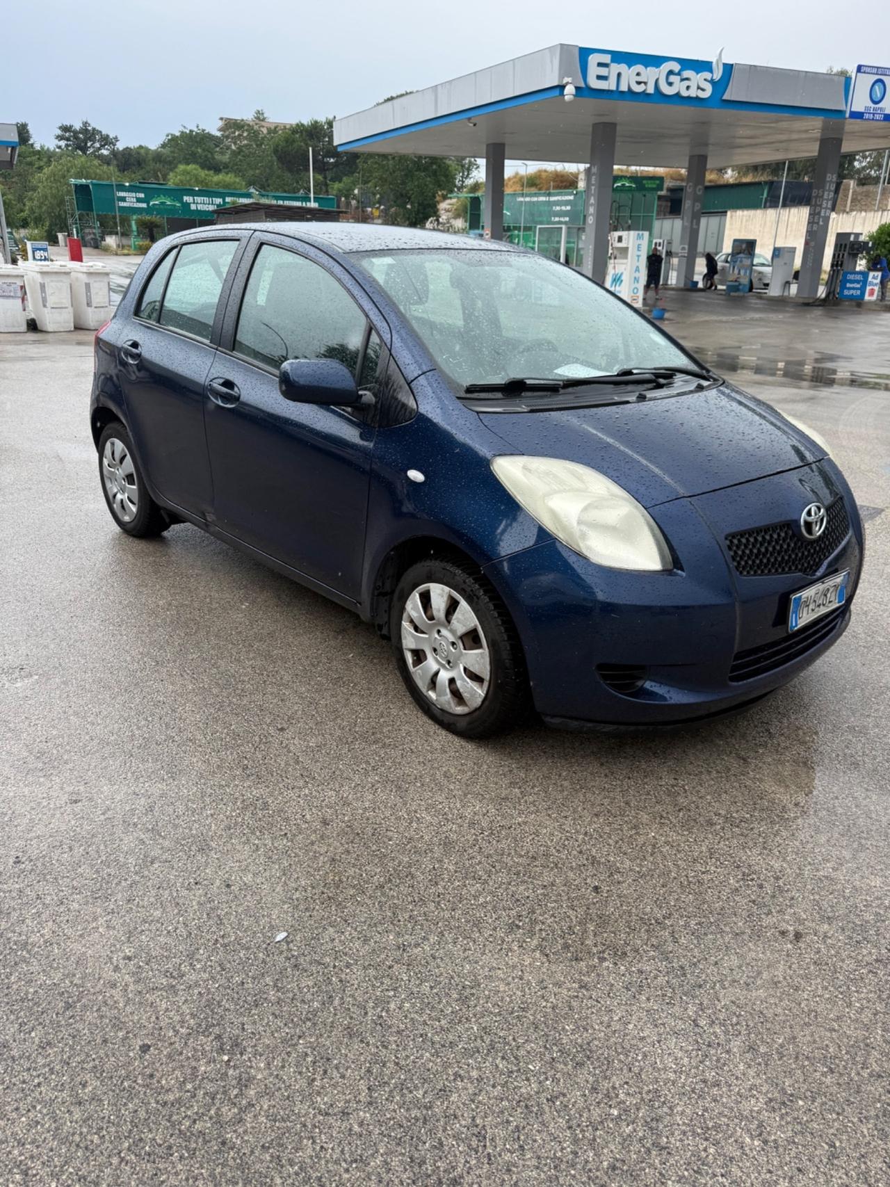 Toyota Yaris 1.0 5 porte