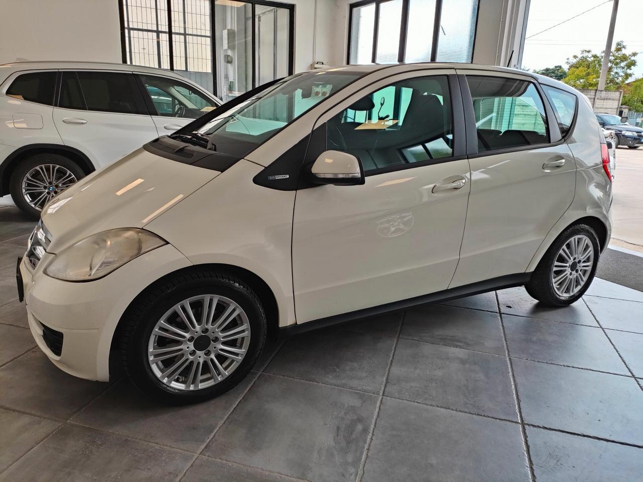 MERCEDES-BENZ A 160 CDI