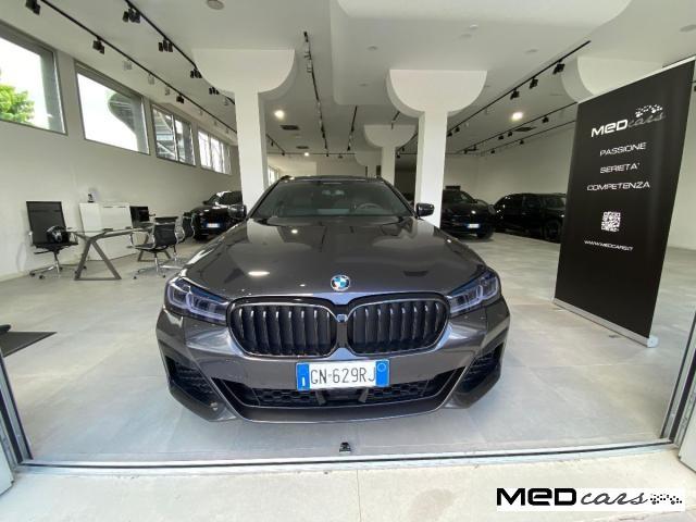 BMW - Serie 5 Touring - 520i Touring Msport