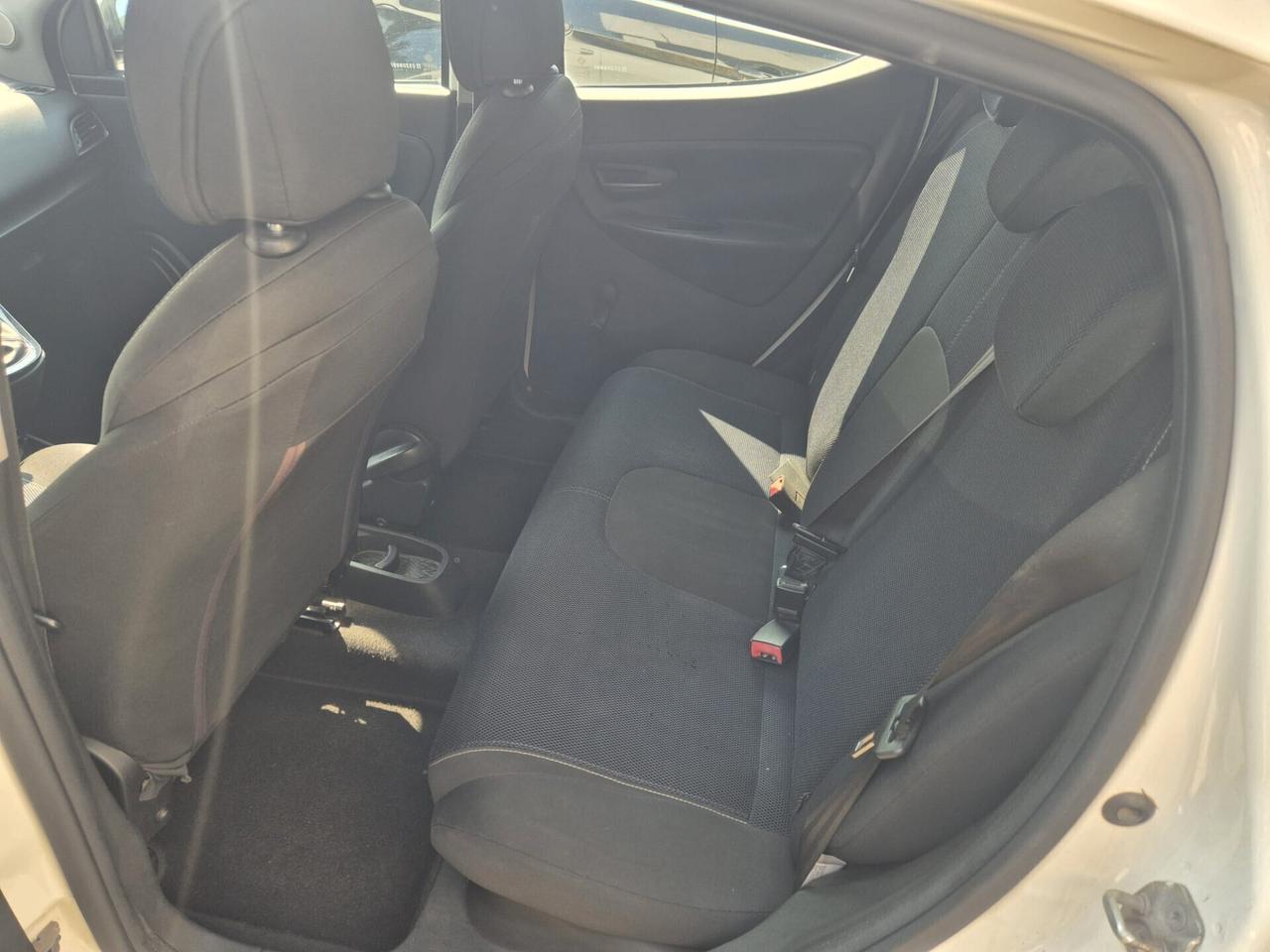 Lancia Ypsilon 1.2 69 CV 5 porte GPL Ecochic S Momodesign