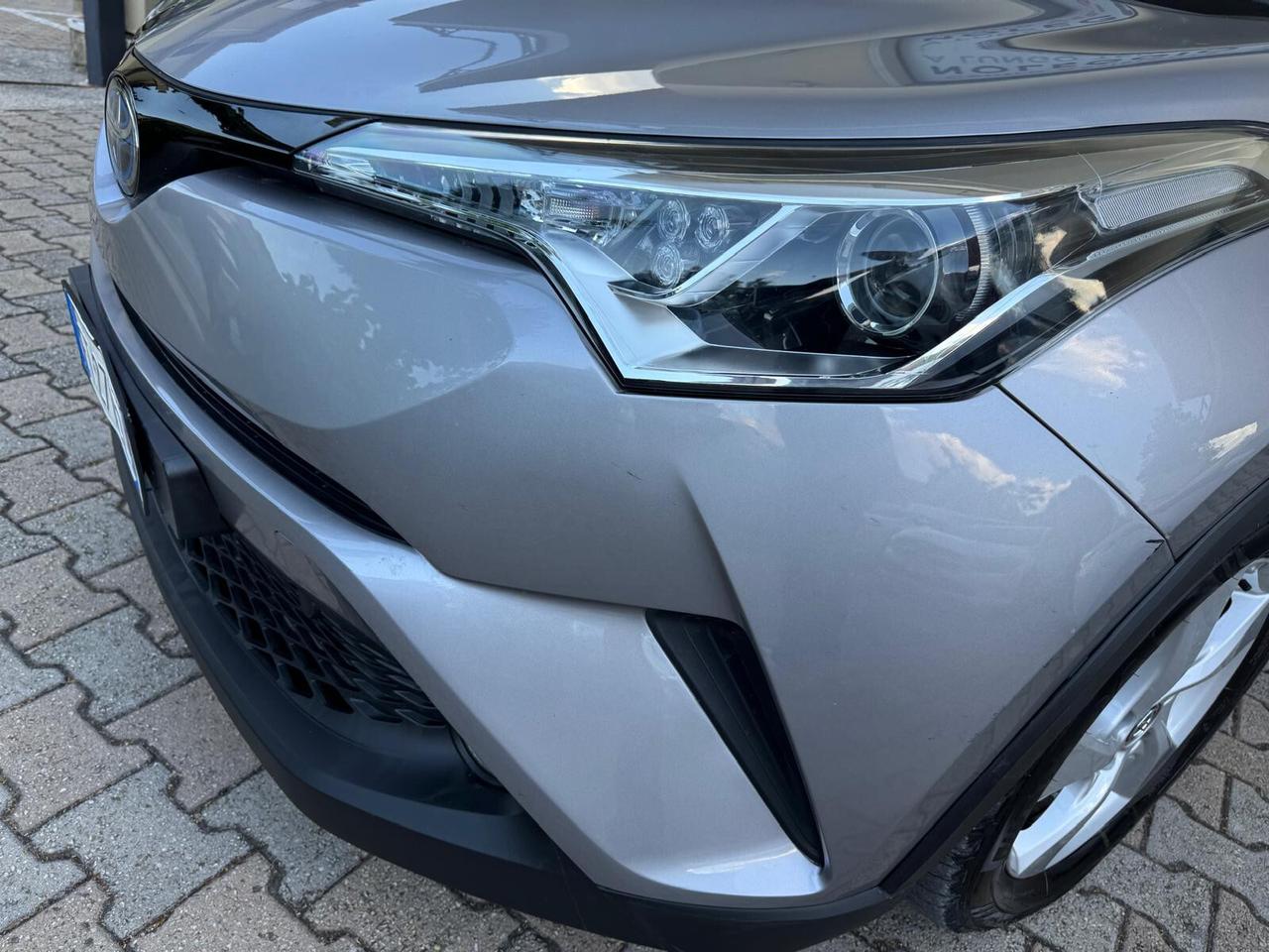 Toyota C-HR 1.8 Hybrid E-CVT Business