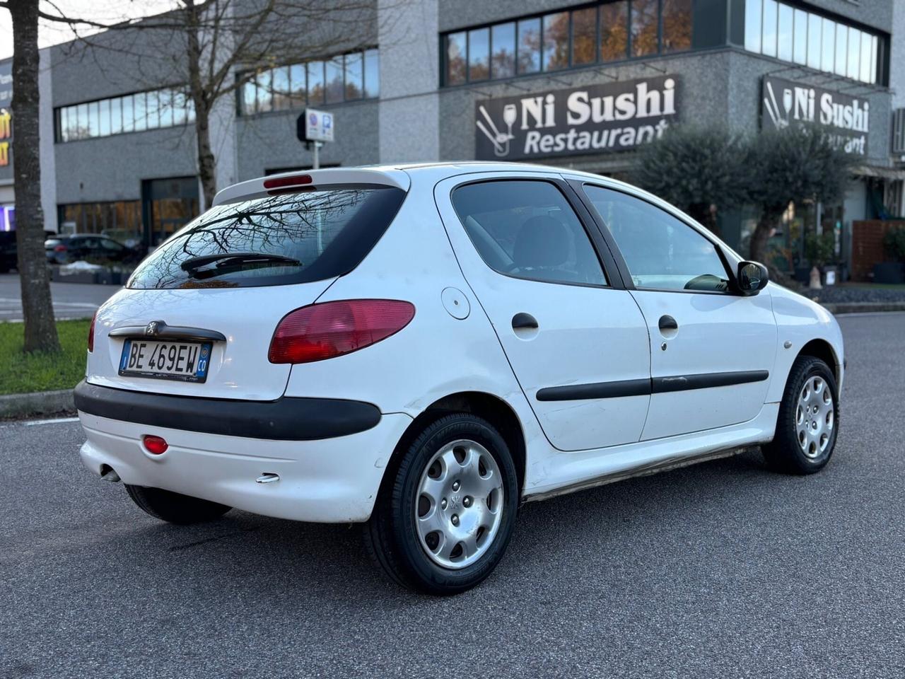 Peugeot 206 1.1 5p. XT