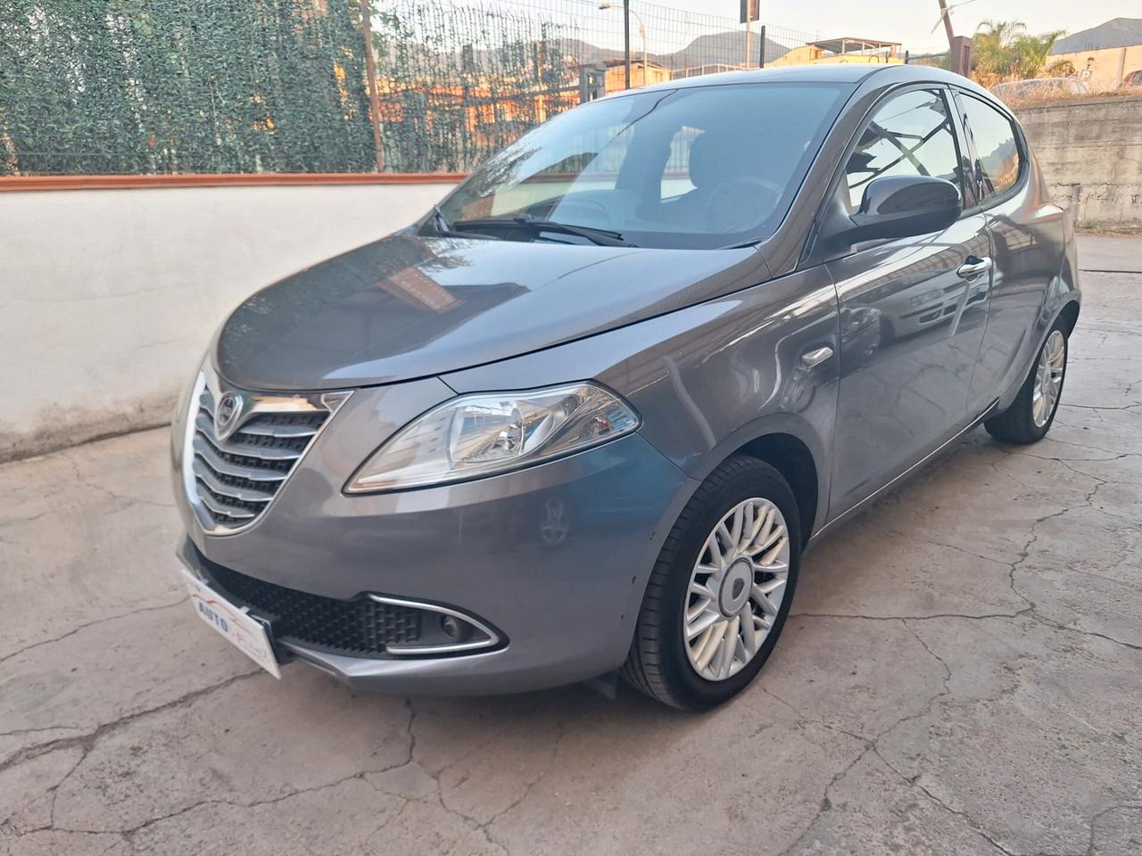 Lancia Ypsilon 1.2 69 CV 5 porte GPL Ecochic Gold