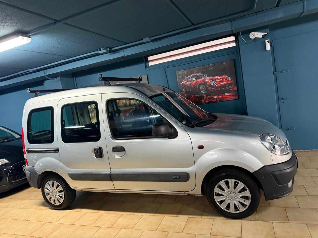 KANGOO BENZINA! ENTRA DENTRO MILANO