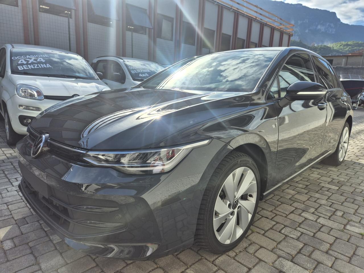 Volkswagen Golf 1.5 eTSI 115 CV DSG Life - OK NEOPATENTATO