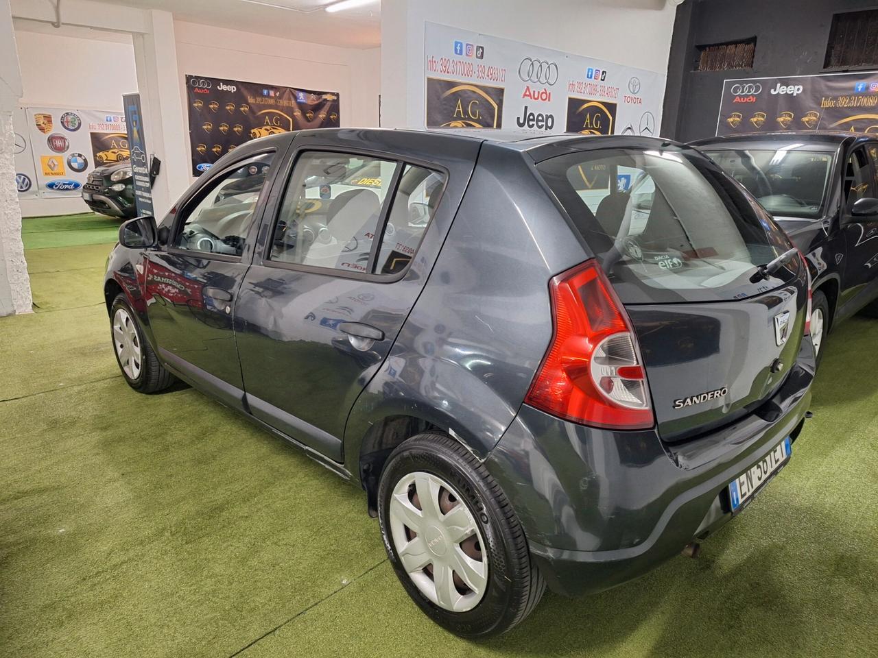 Dacia Sandero 1.2 16V GPL 75CV Embleme