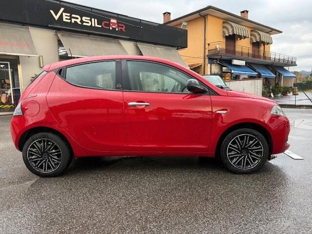 Lancia Ypsilon 1.0 FireFly 5 porte S&S Hybrid Ecochic Gold