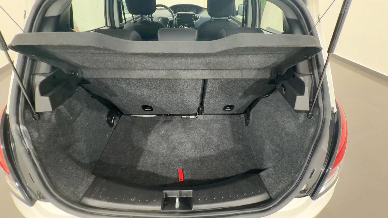 Lancia Ypsilon 1.0 Hybrid Platino full optional