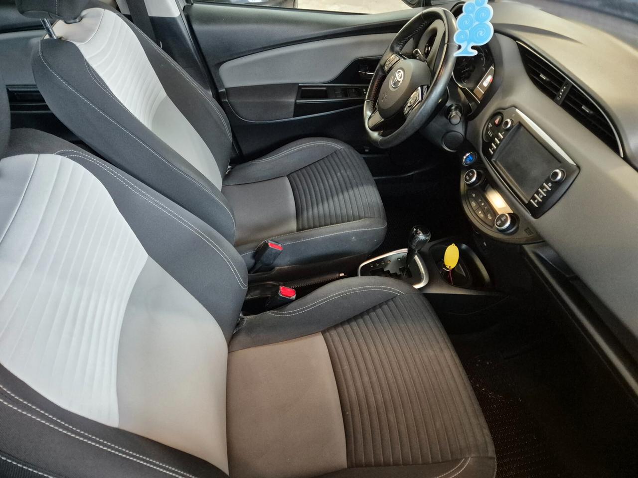 Toyota Yaris 1.5 Hybrid 5 porte Cool GRANDINATA