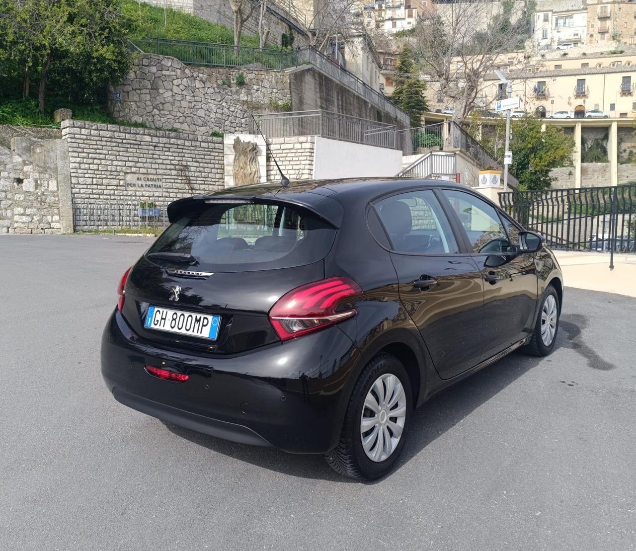 Peugeot 208 BlueHDi 100 5 porte Allure