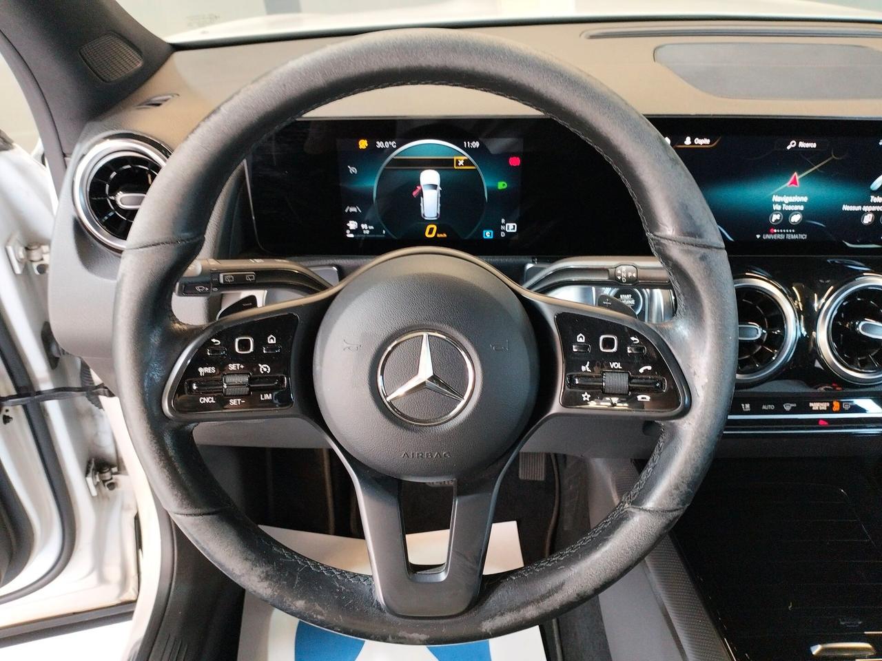 Mercedes-Benz GLB 180 X247 2019 d Sport auto