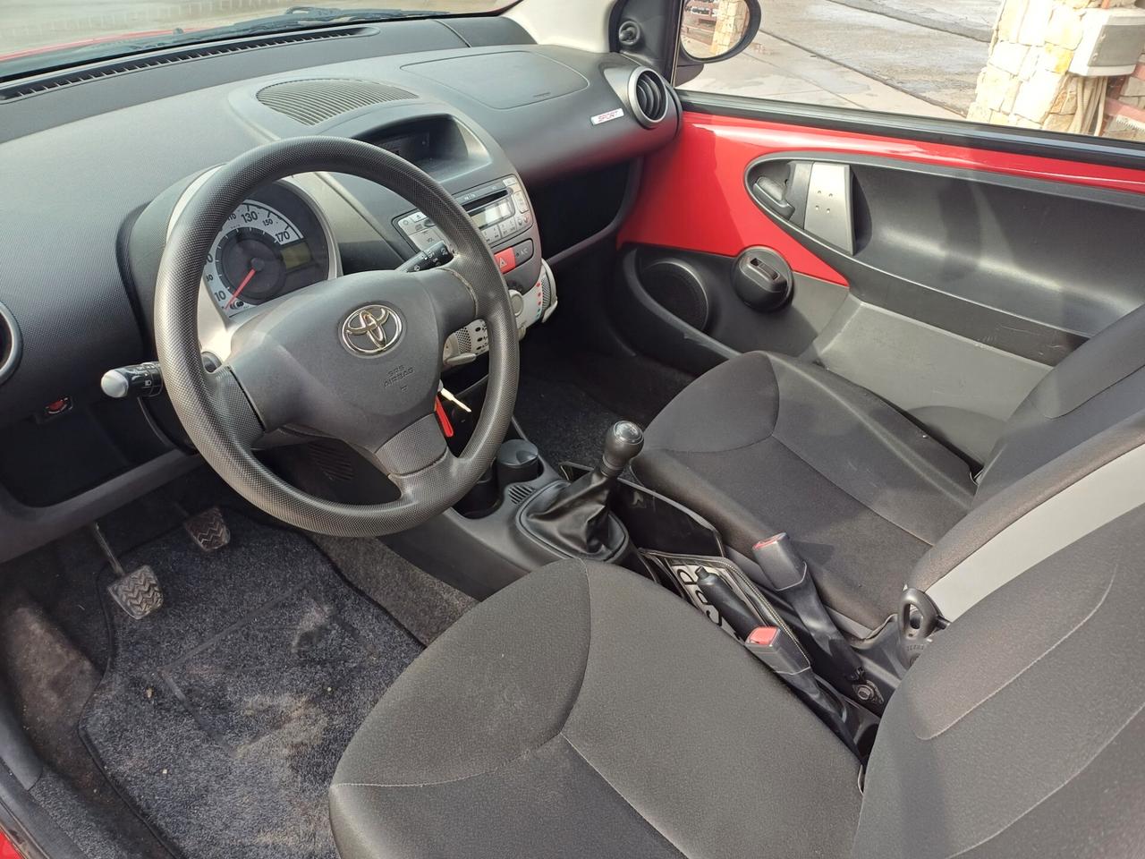 Toyota Aygo 1.0 12V Vvt-i Active Clima/Servo/Unipro