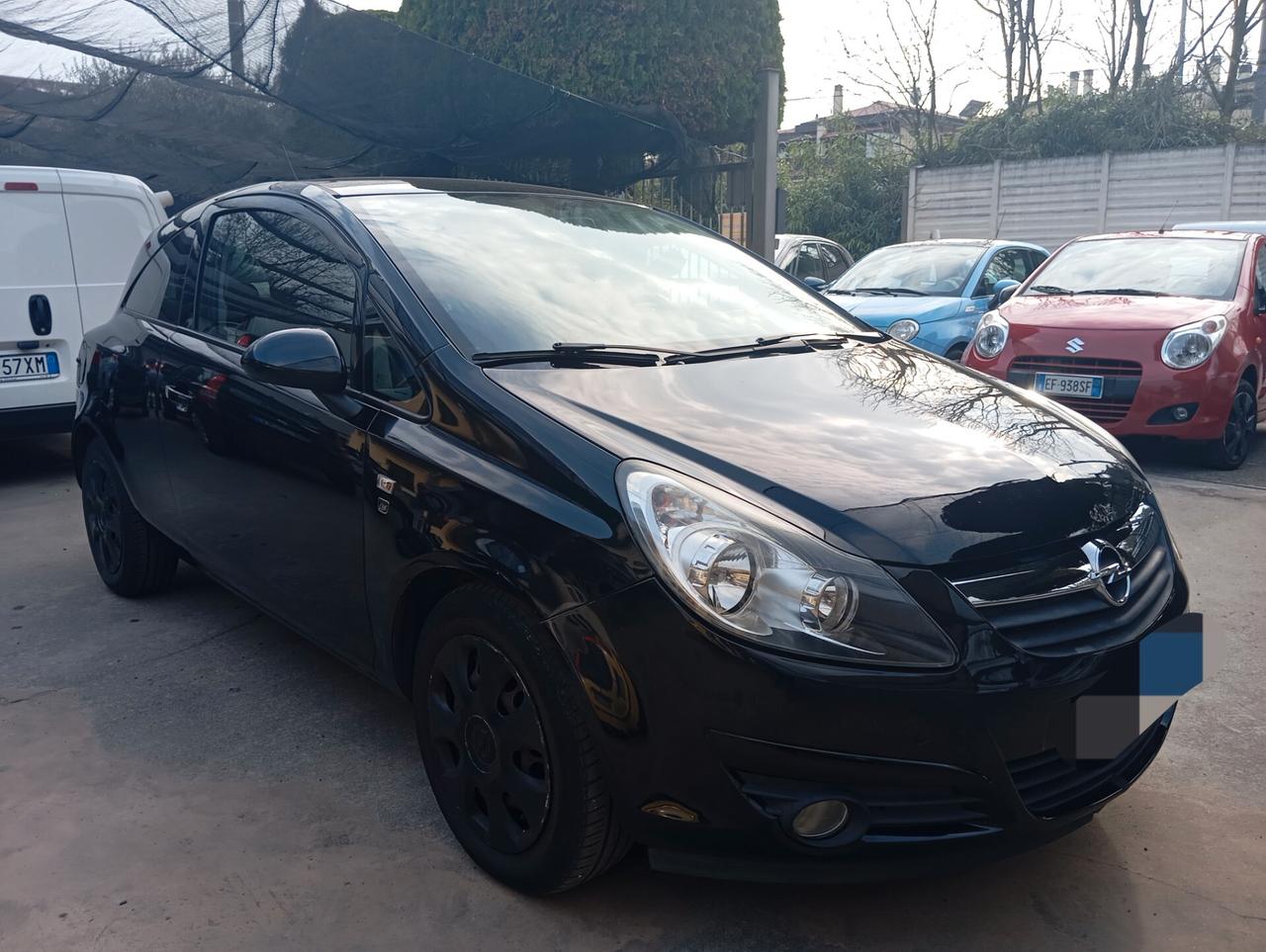 Opel Corsa 1.2 3 porte Club valuto permute