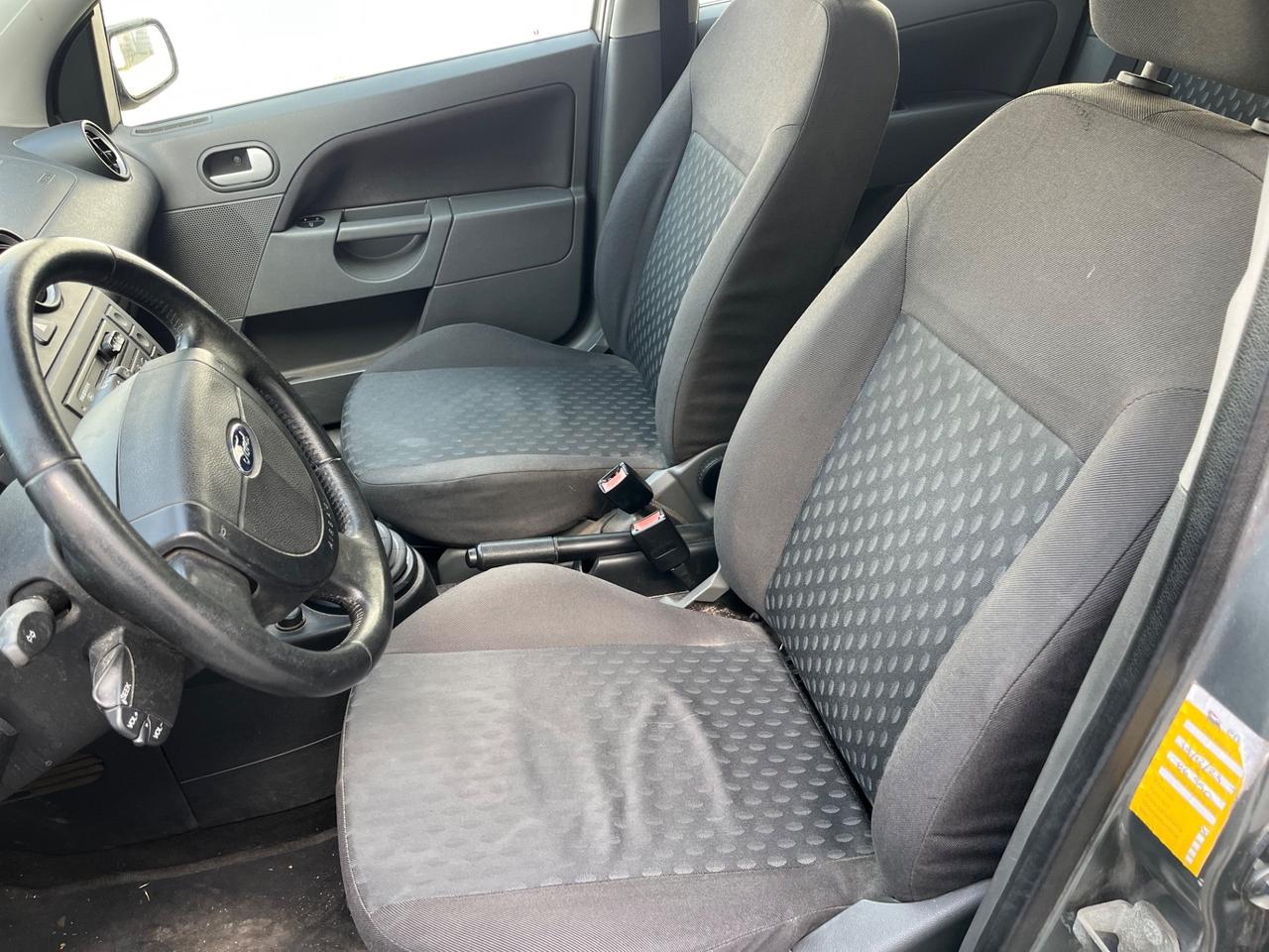 Ford Fiesta 1.4 16V 5p. Ghia