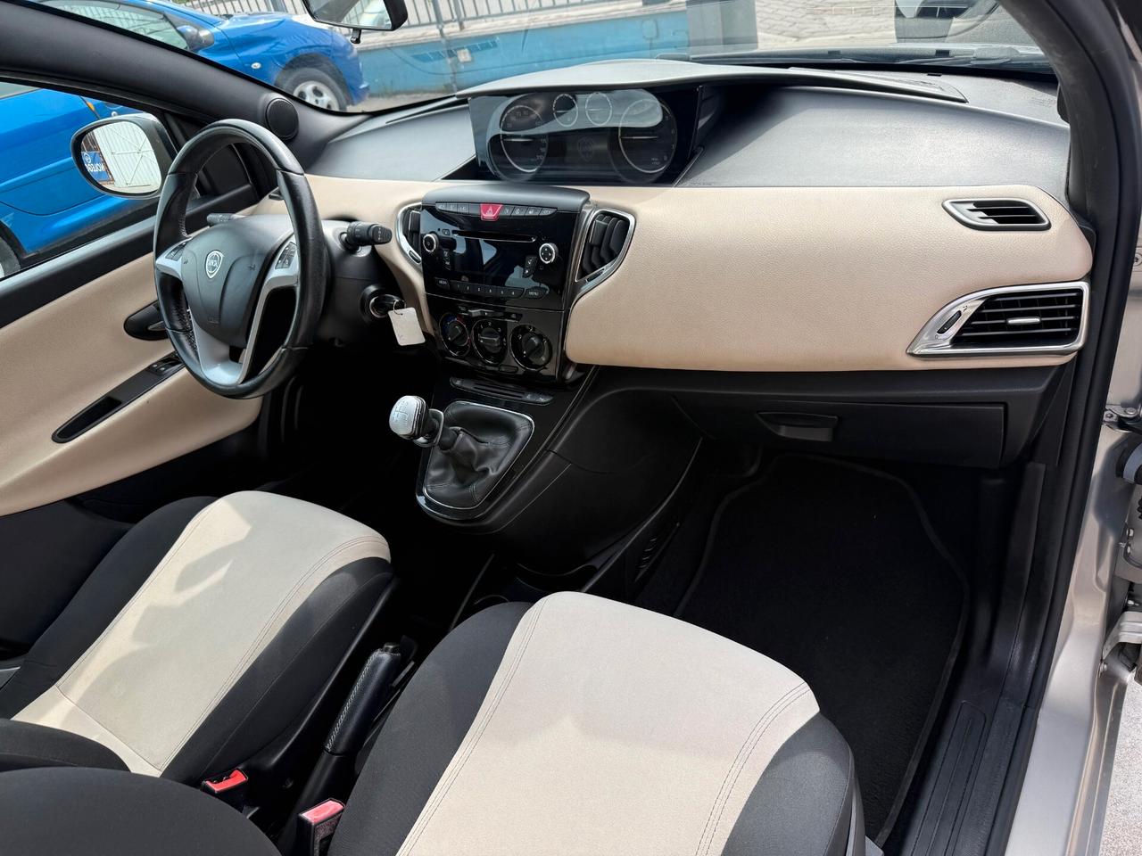 YPSILON 1.2 BENZ. 2014 139.000KM-OK NEOPATENTATI