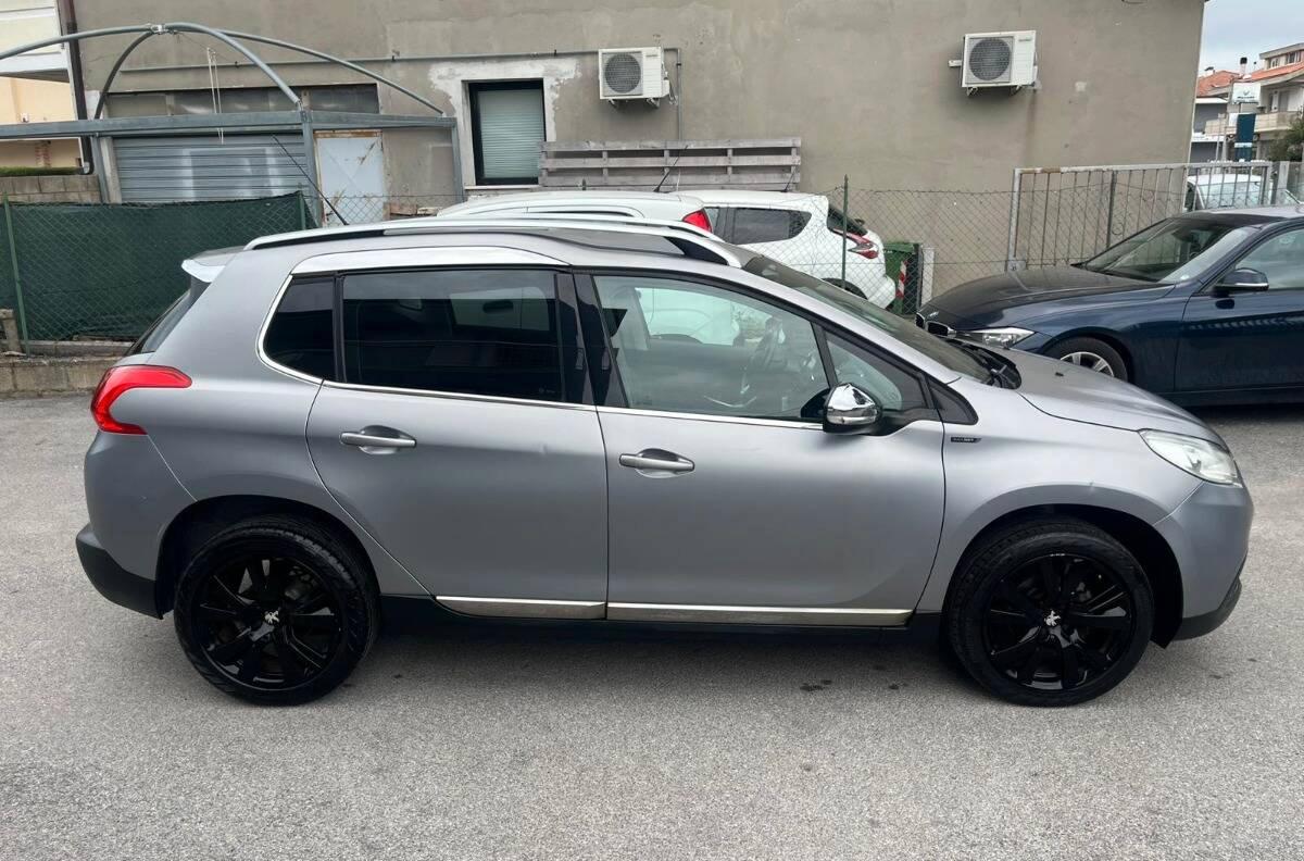 Peugeot 2008 1.6 bluehdi Black Matt 100cv