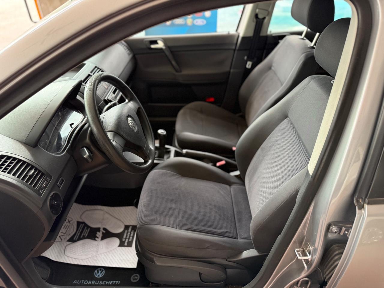 Volkswagen Polo 1.2benzina 64cv Neopatentati