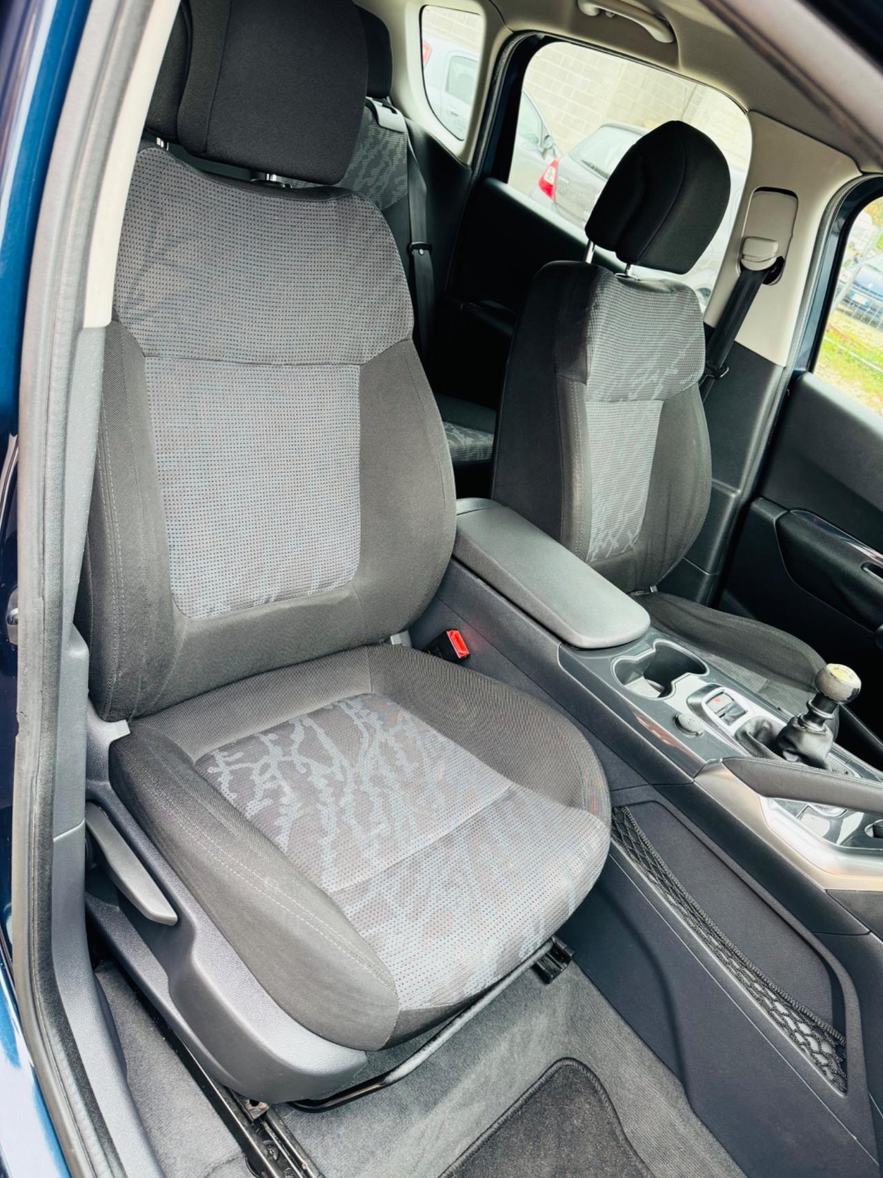 Peugeot 3008 1.6 HDi 112CV Outdoor