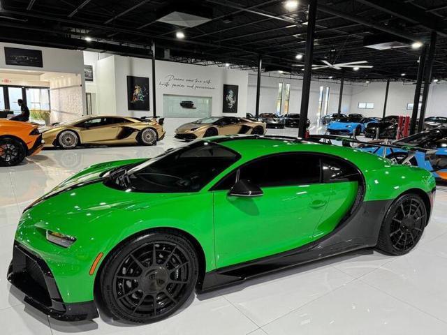 BUGATTI Chiron CHIRON PUR SPORT 8.0 W16 1500HP "1 OF 60"