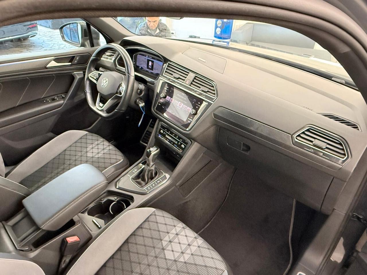 Volkswagen Tiguan 2.0 TDI 150 CV SCR DSG R-Line