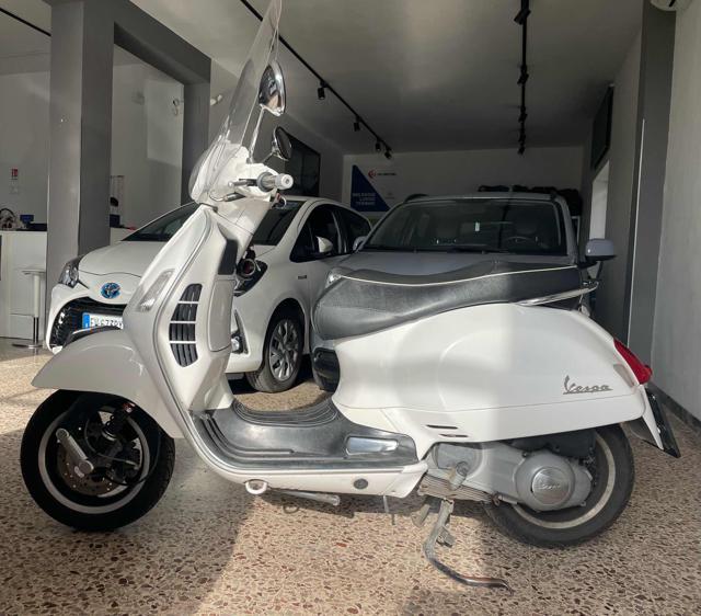 PIAGGIO Vespa GTS 300 Super Super