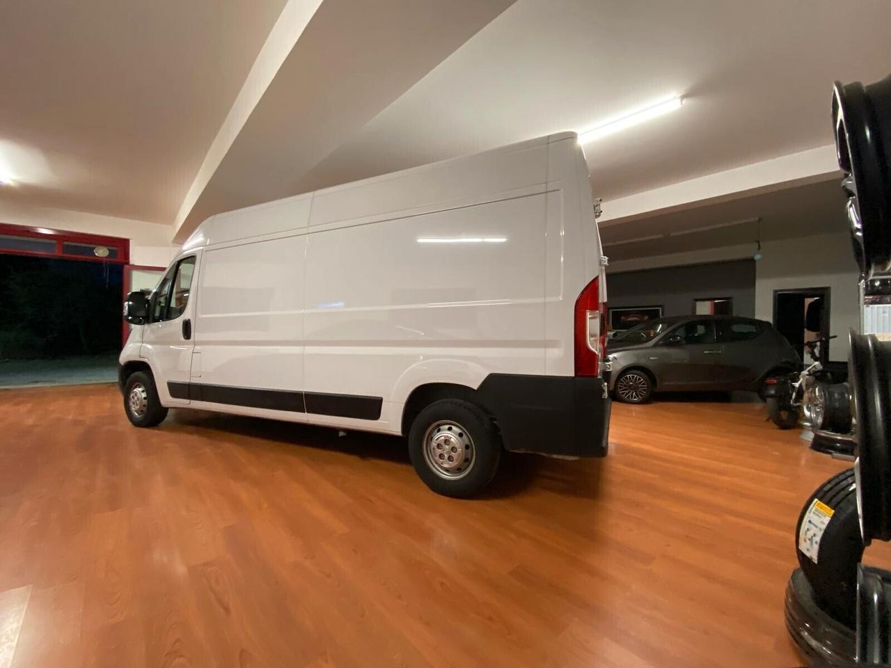 Peugeot Boxer 330 2.2 BlueHDi 140 S&S PC-TN Furgone